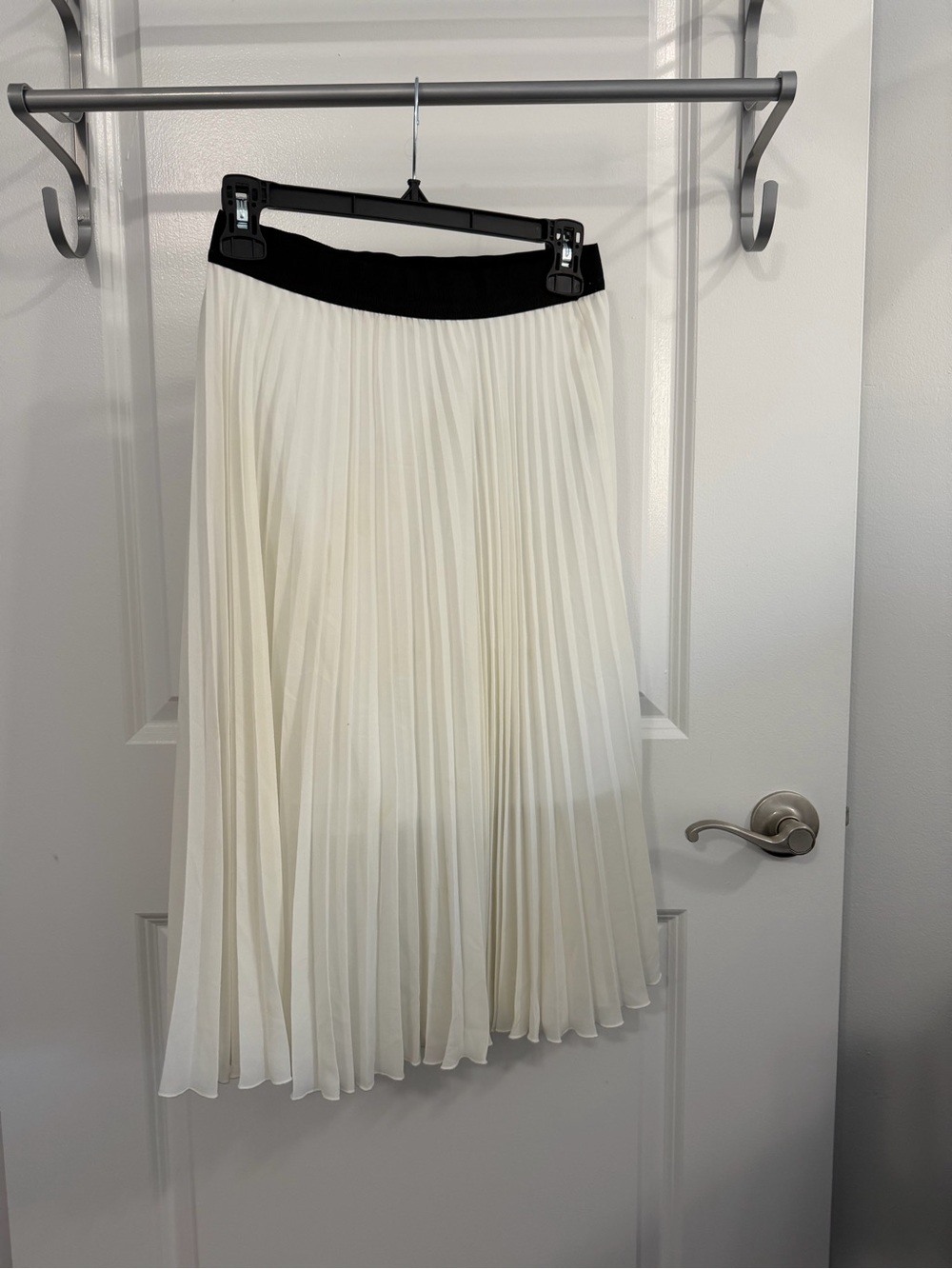 Leith Cream Pleated Midi Skirt with Black Waistband